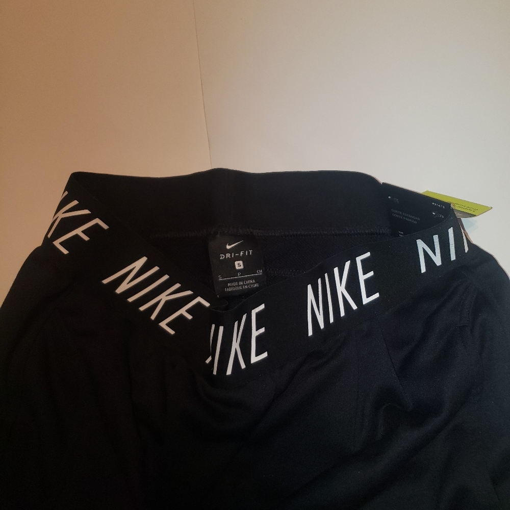 Nike Big Girls Dri-Fit Training Pants - Picture 11 of 11